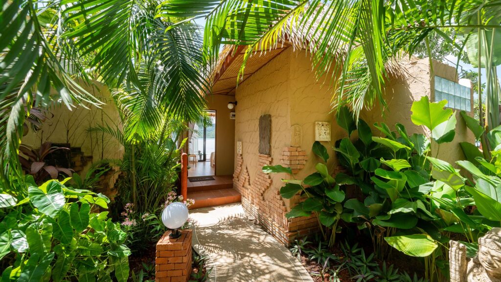 Friendship Beach Resort & Spa - Beachfront Premier Suite