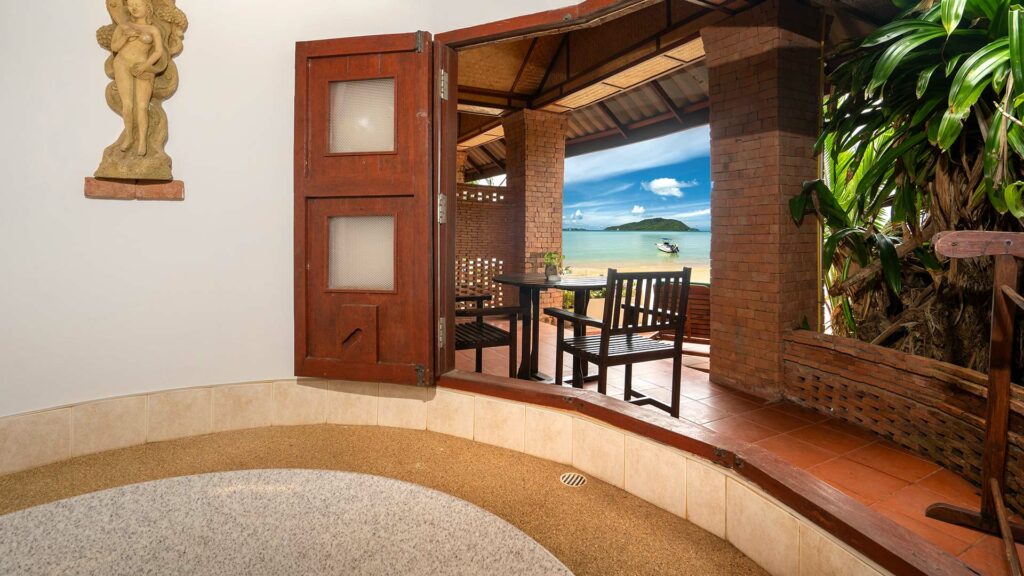 Friendship Beach Resort & Spa - Beach Front Suite with Jacuzzi