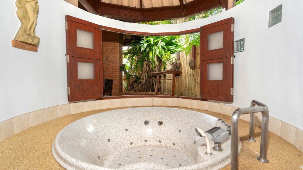 Friendship Beach Resort & Spa - Beach Front Suite with Jacuzzi